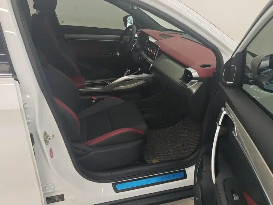 Geely Binyue — миниатюра 8