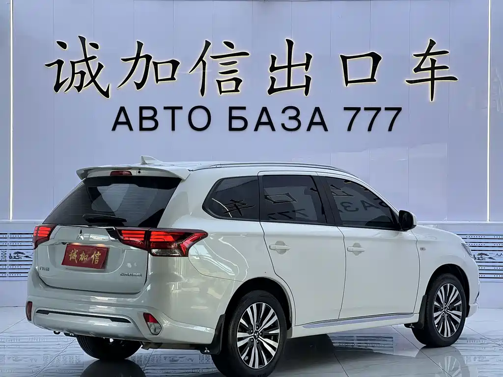 Mitsubishi Outlander — миниатюра 4