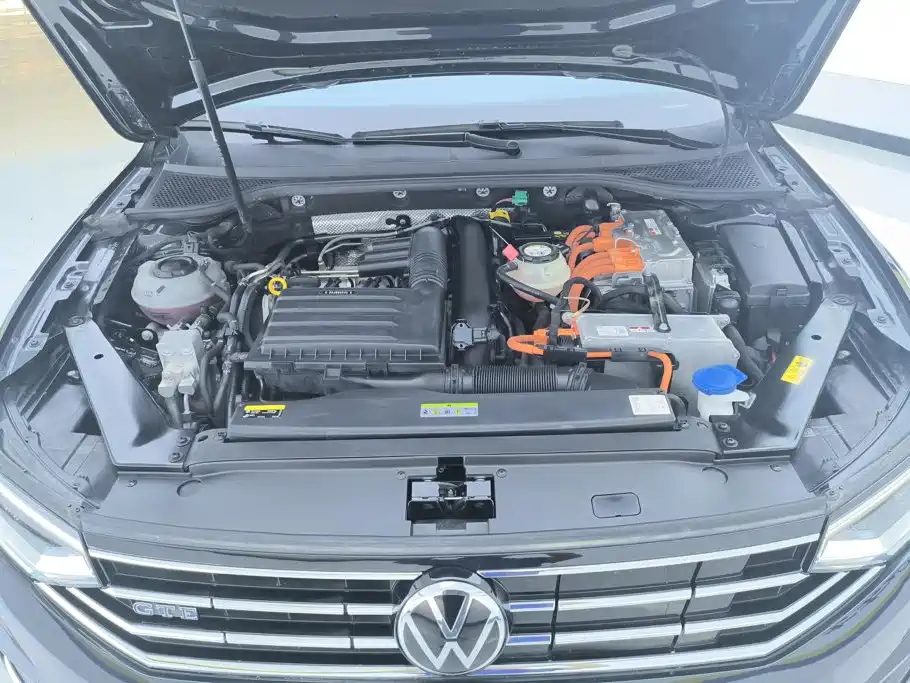 Volkswagen Magotan PHEV — миниатюра 10