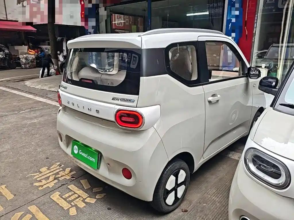 Wuling MINIEV — миниатюра 7