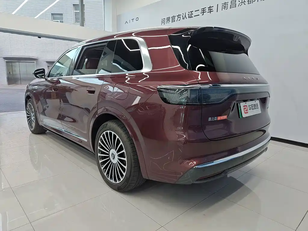 Aito M8 2025 Ultra 53.4kWh 5 мест (192 )