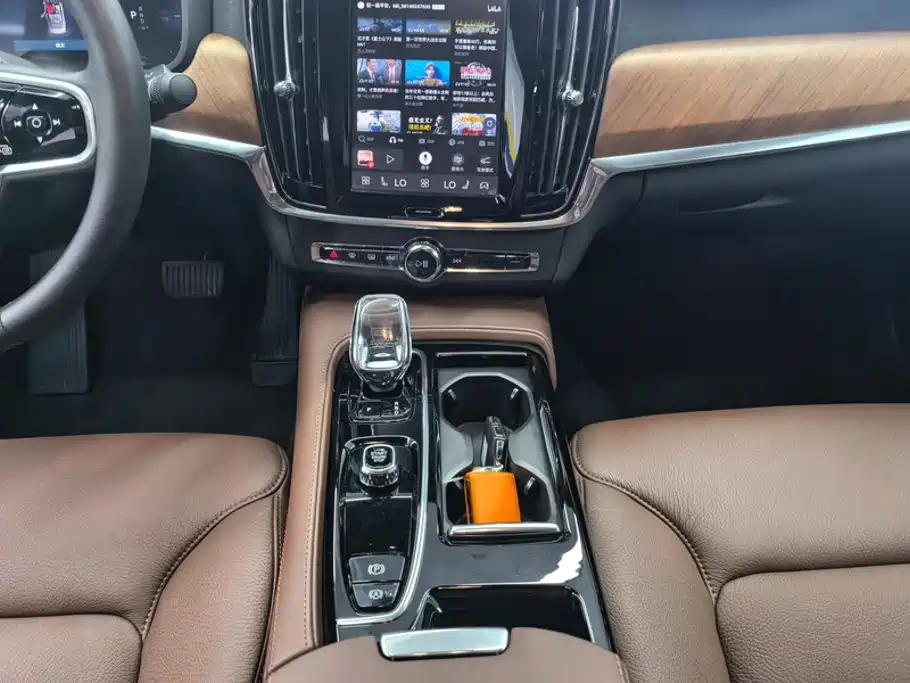 Volvo S90 — миниатюра 16