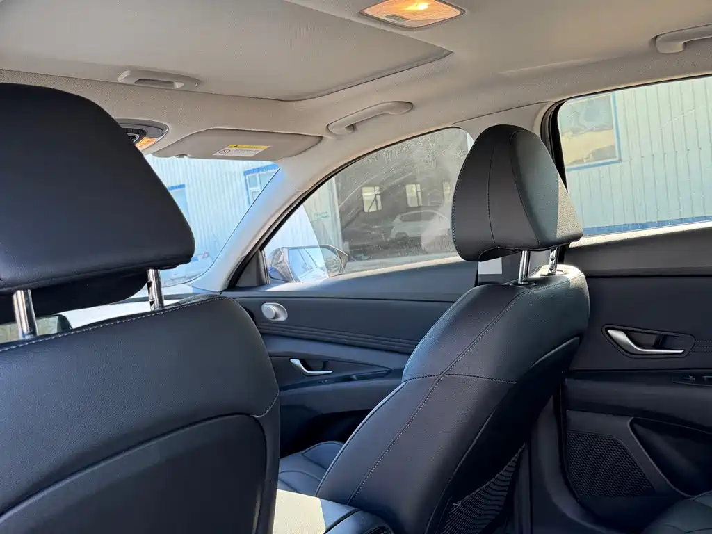 Hyundai Elantra — миниатюра 15