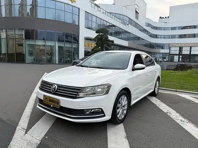 VOLKSWAGEN LAVIDA 2016