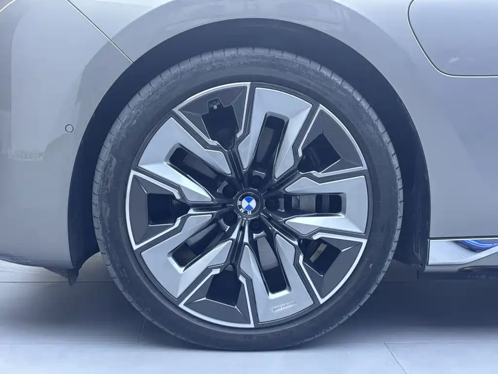 BMW i7 — миниатюра 7