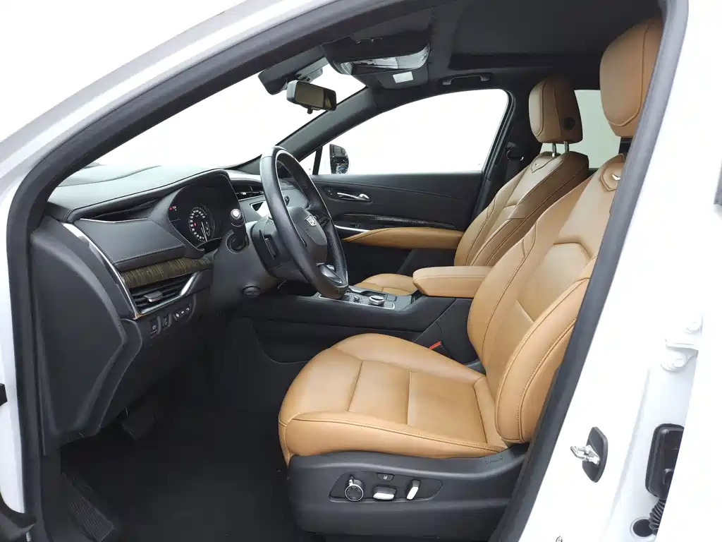 Cadillac XT4 — миниатюра 8