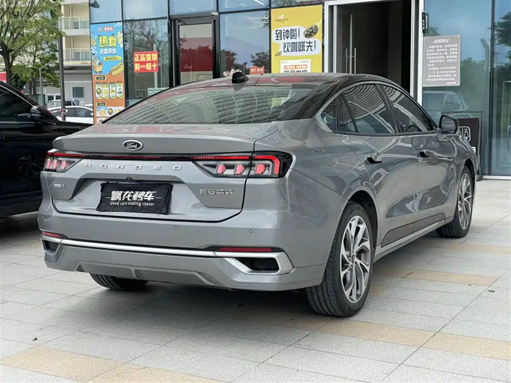 Ford Mondeo — миниатюра 6