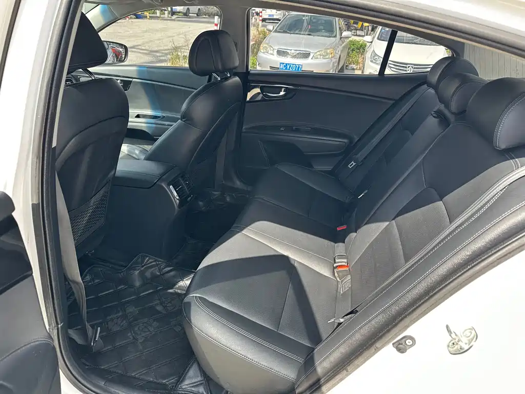Kia K4 — миниатюра 12