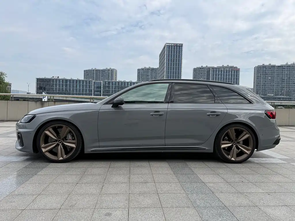 Audi RS 4 2022 RS4 Avant