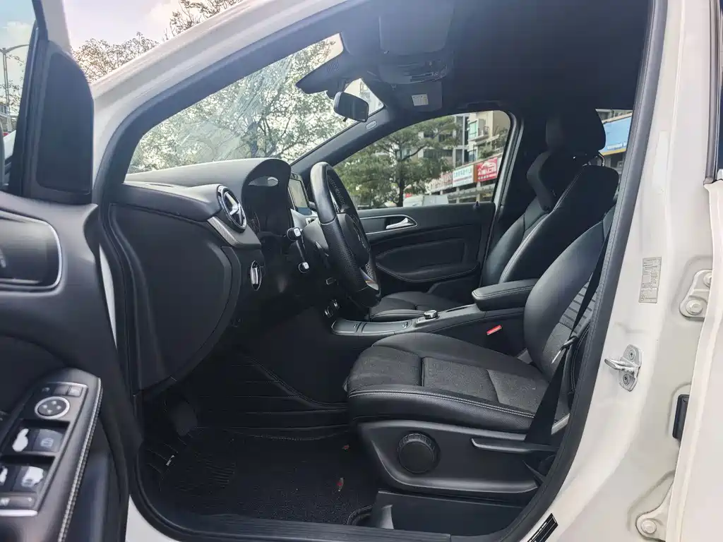 Mercedes-Benz B-Class — миниатюра 6