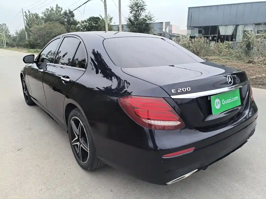 Mercedes-Benz E-Class (Import) — миниатюра 23