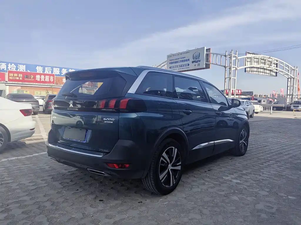 Peugeot 5008 2017 380THP 7 мест