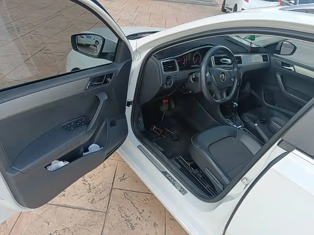 Volkswagen Santana — миниатюра 16