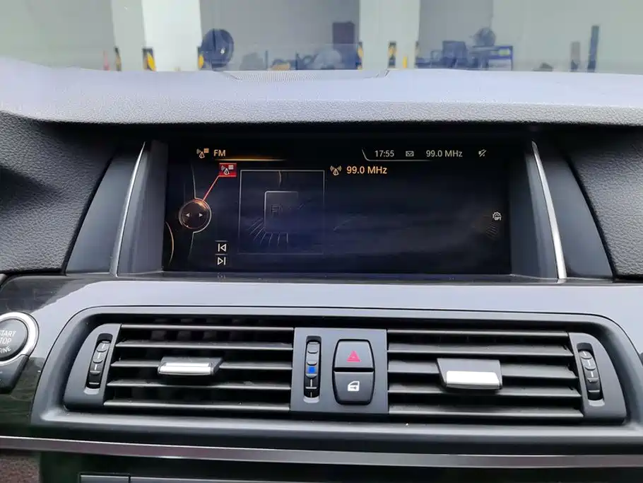 BMW 5 Series — миниатюра 13