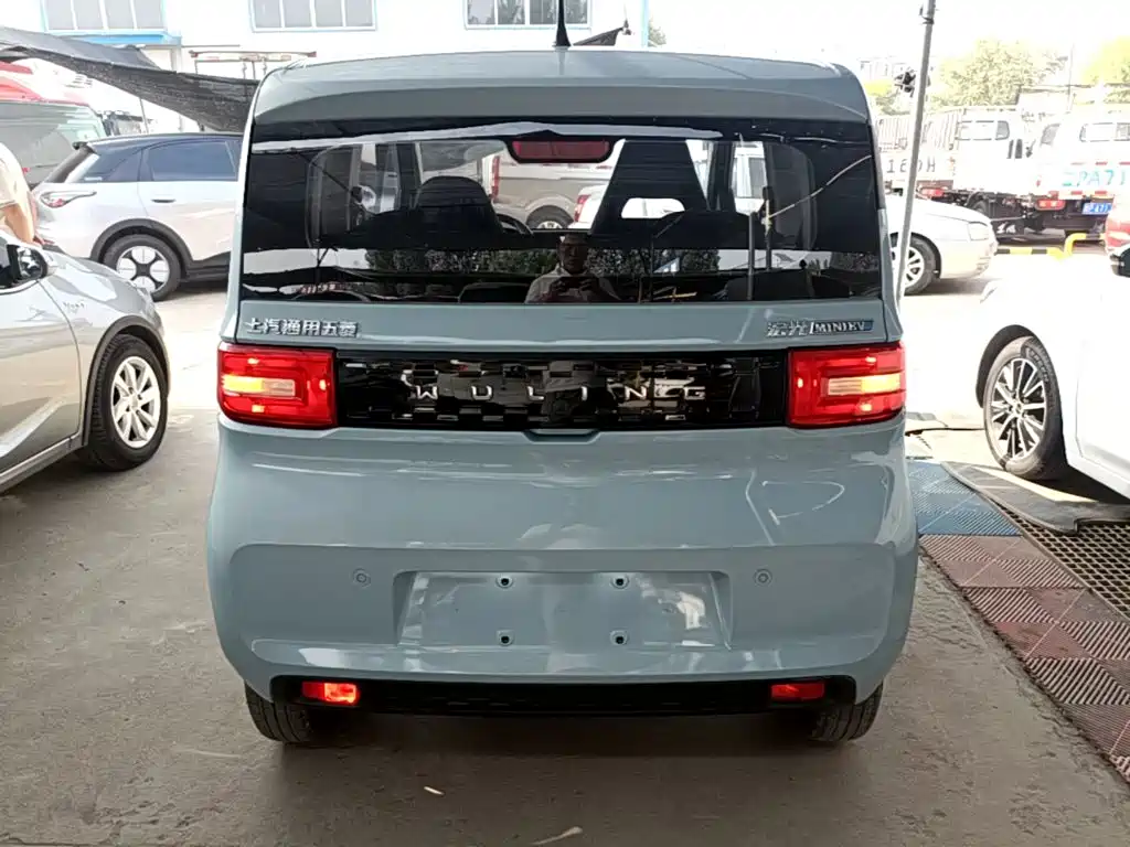 Wuling MINIEV — миниатюра 6