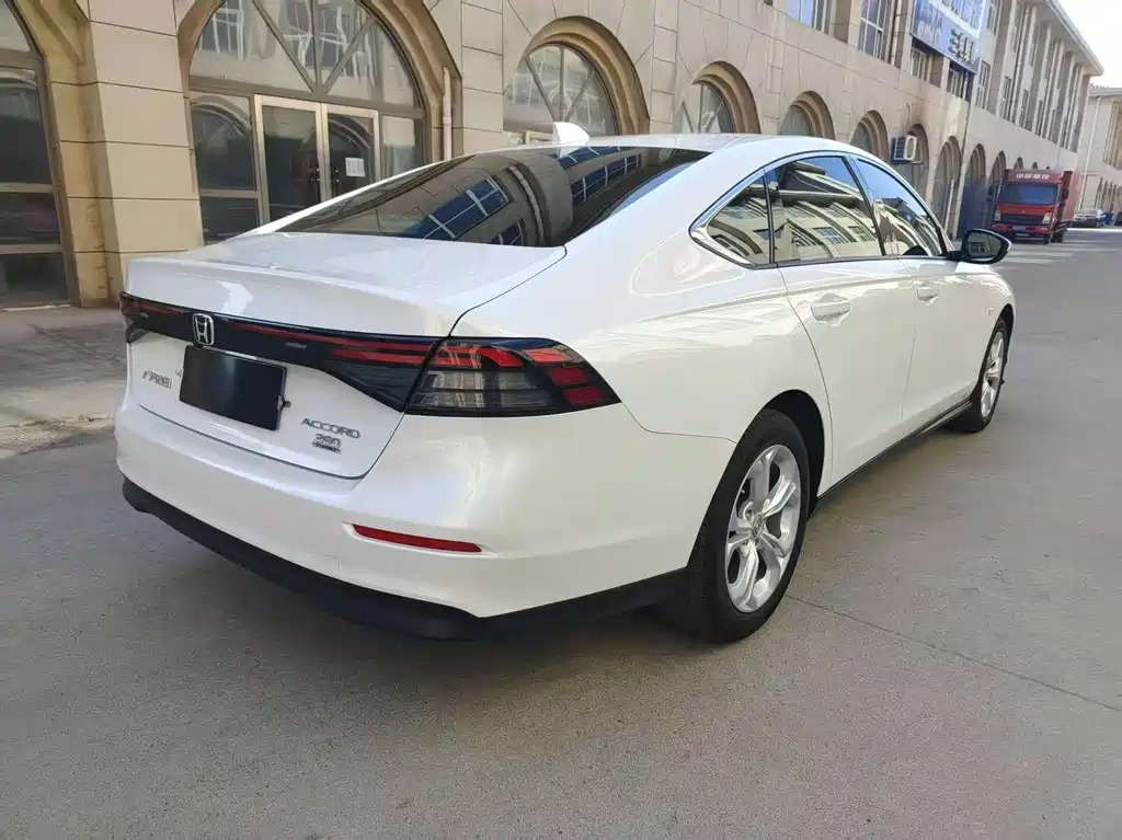 Honda Accord — миниатюра 7