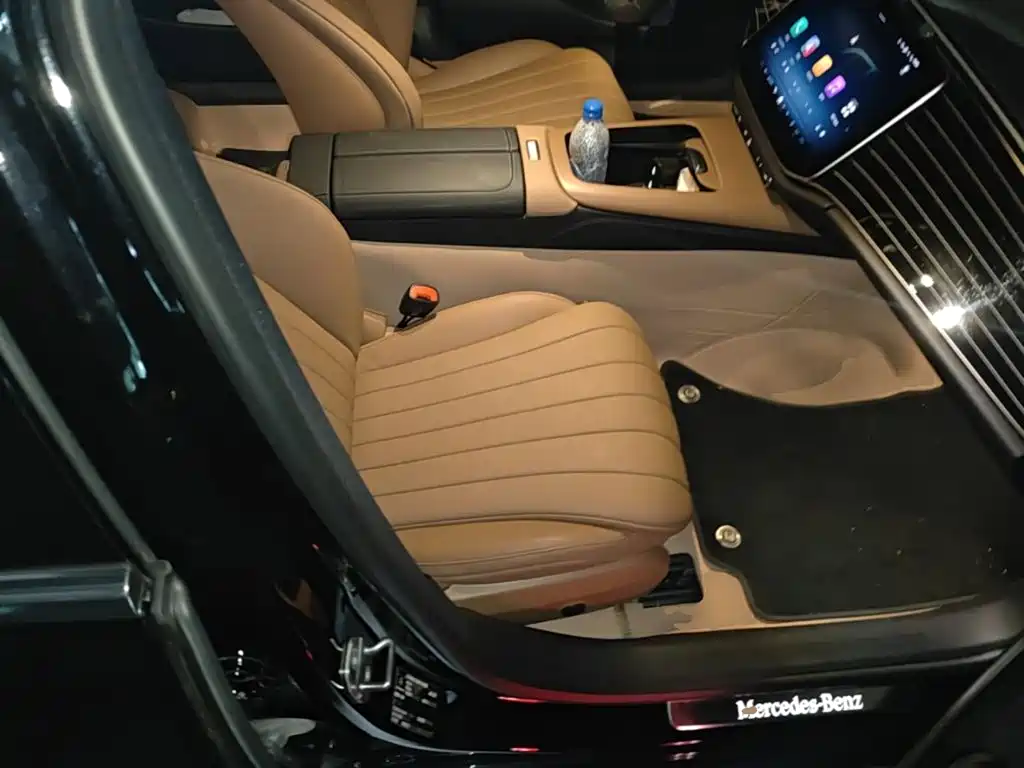 Mercedes-Benz E-Class — миниатюра 25