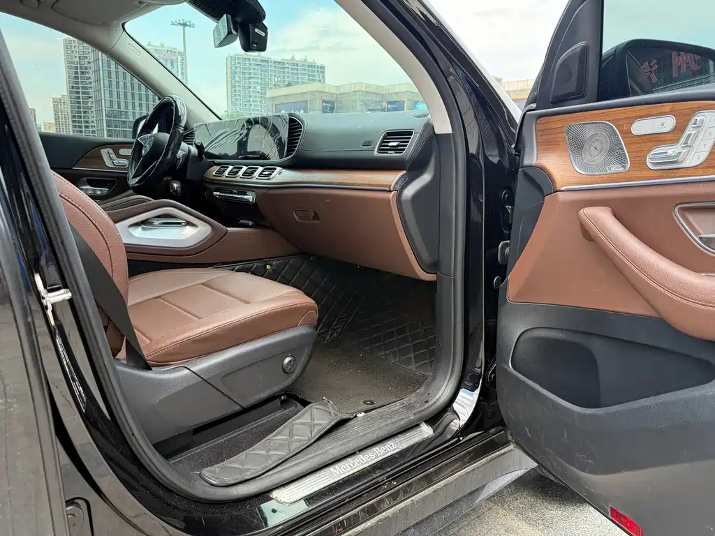 Mercedes-Benz GLE (Import) — миниатюра 7