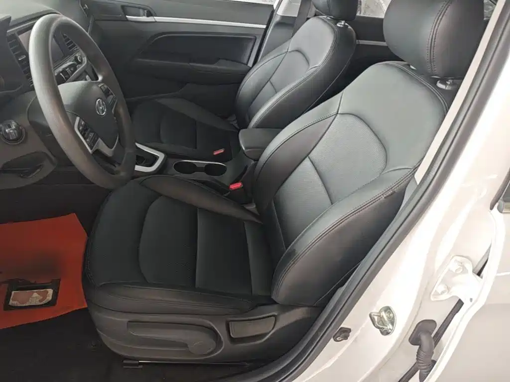 Hyundai Elantra — миниатюра 15