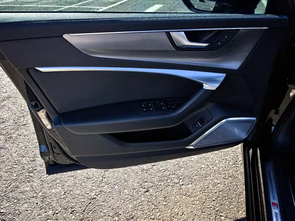 Audi A6L — миниатюра 12