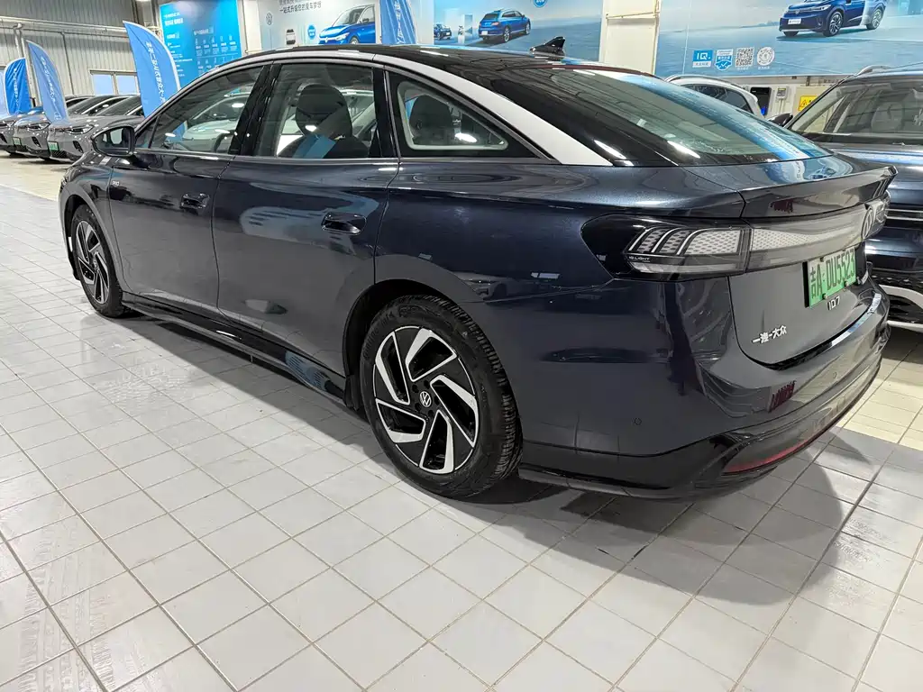 VOLKSWAGEN ID.7 VIZZION