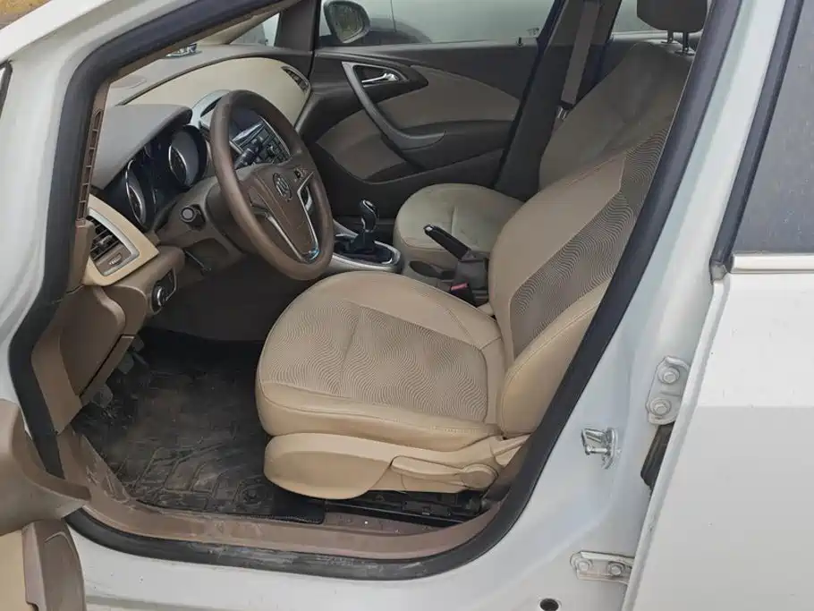 Buick Excelle — миниатюра 9