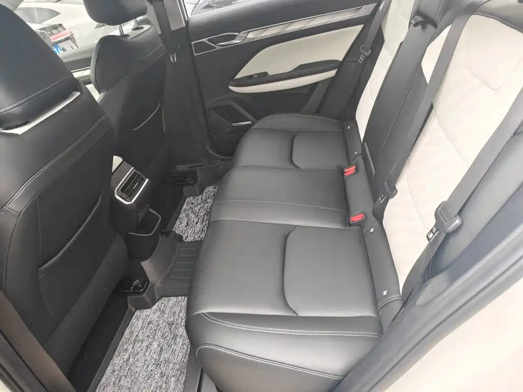Geely Emgrand L — миниатюра 5