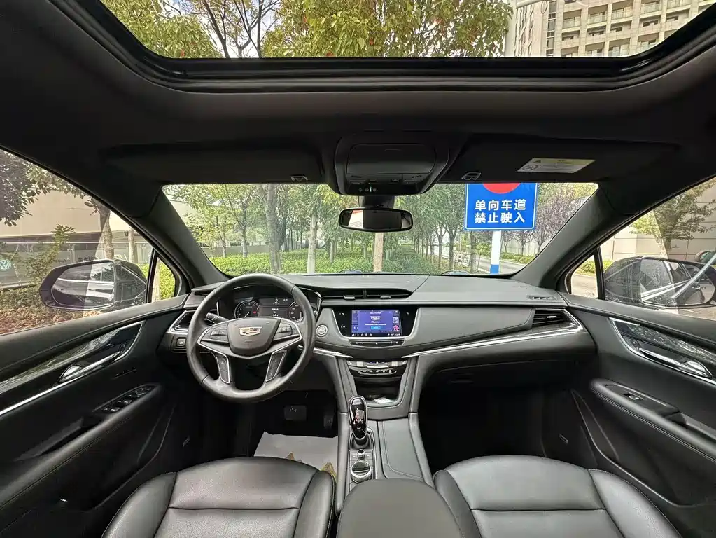 Cadillac XT5 — миниатюра 5