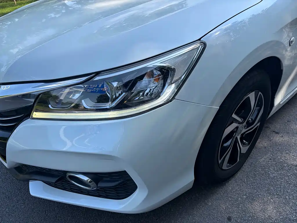 Honda Accord — миниатюра 8