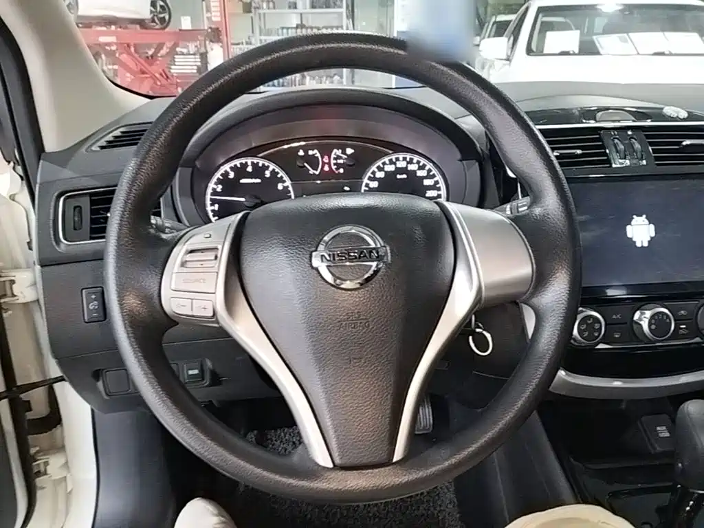 Nissan Tiida — миниатюра 11