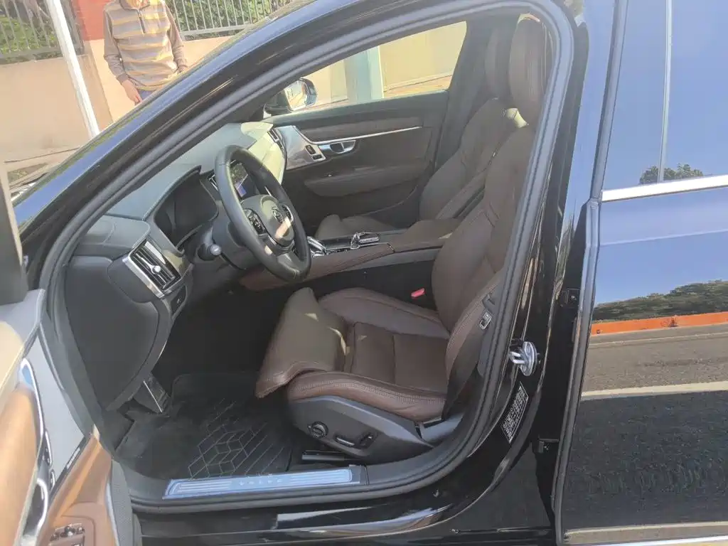 Volvo S90 — миниатюра 11