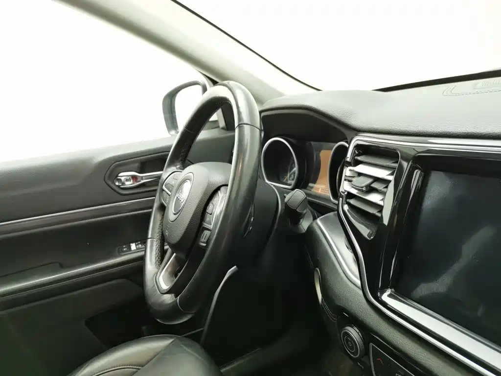 Jeep Commander — миниатюра 22
