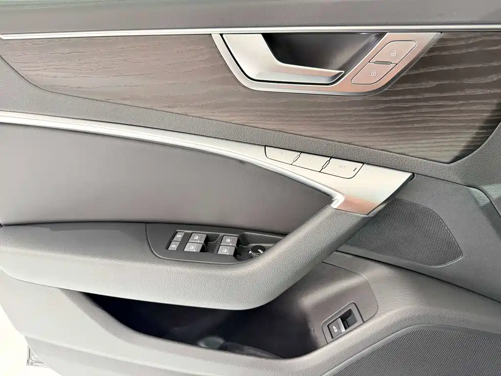 Audi A6L — миниатюра 16