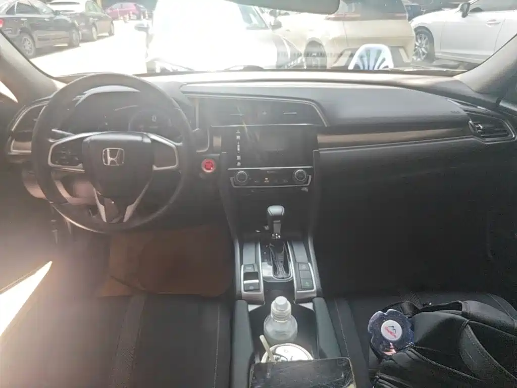 Honda Civic — миниатюра 10