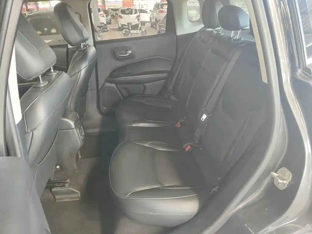 Jeep Compass — миниатюра 17