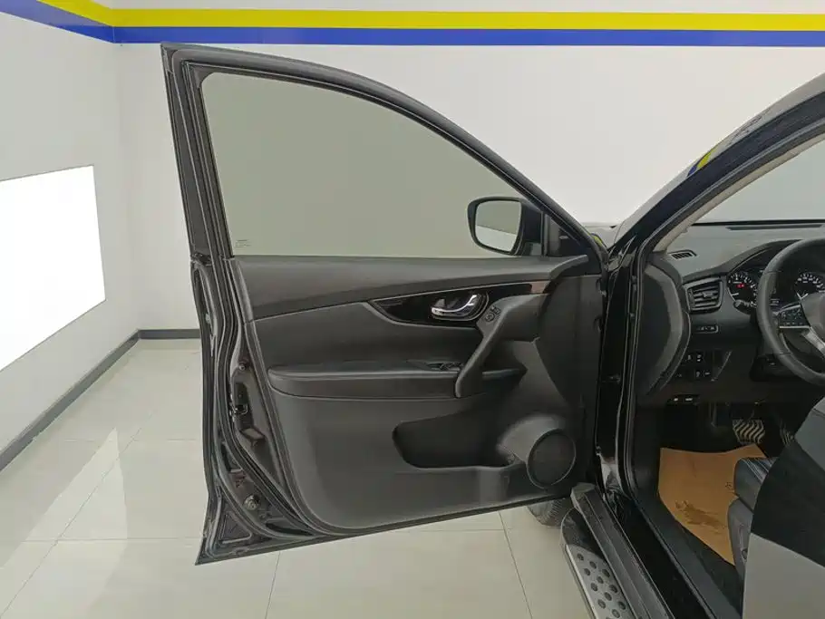Nissan X-Trail — миниатюра 7