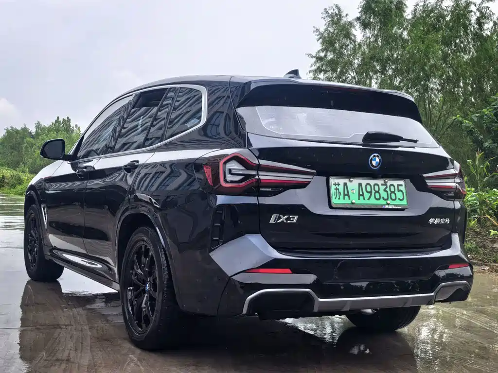 BMW iX3 — миниатюра 9