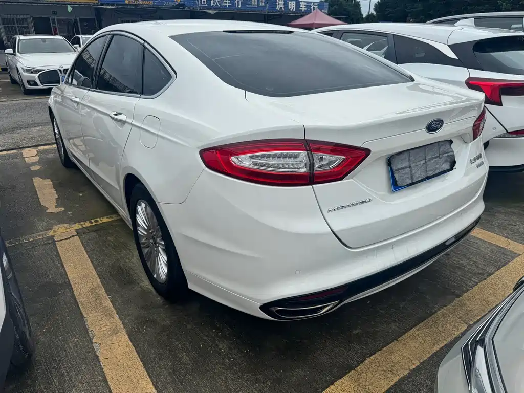 Ford Mondeo — миниатюра 14
