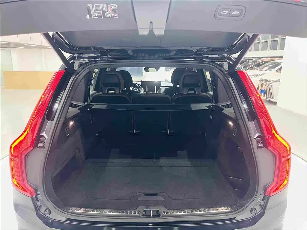 Volvo XC90 — миниатюра 22