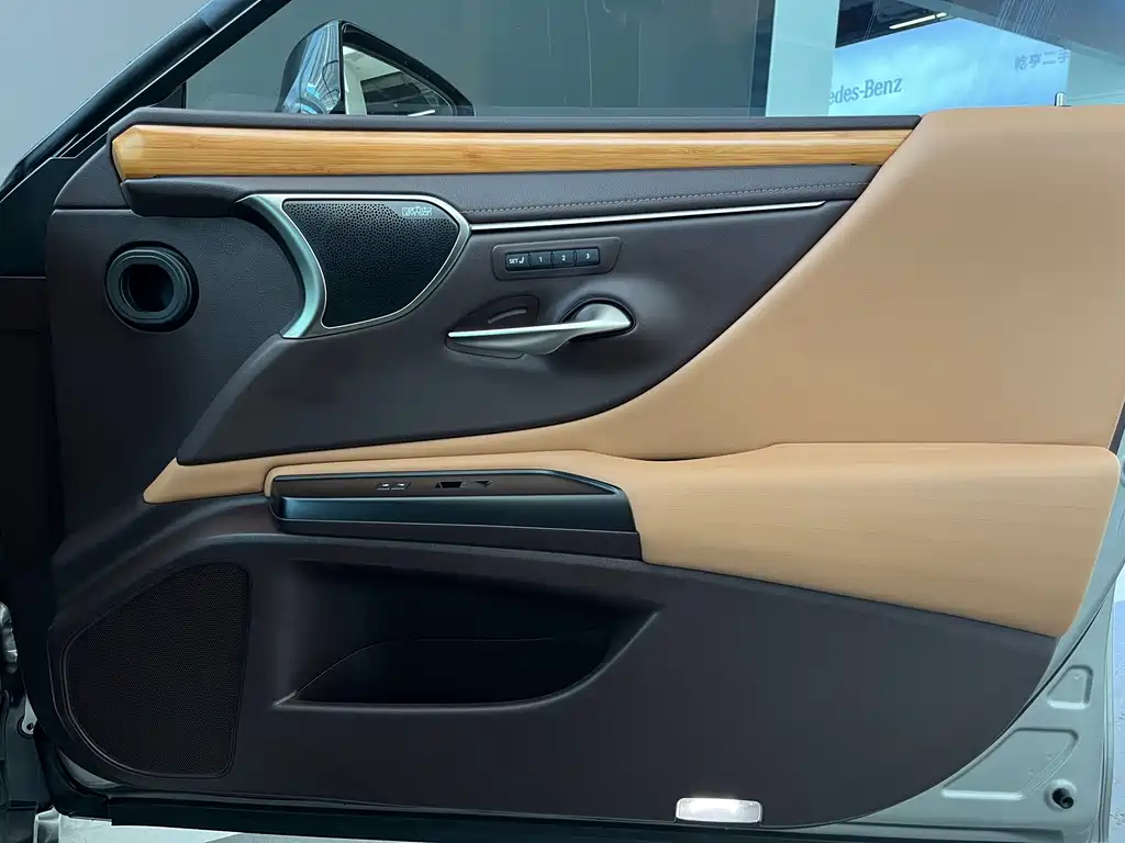 Lexus ES — миниатюра 21