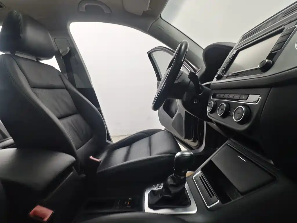 Volkswagen Tiguan — миниатюра 15