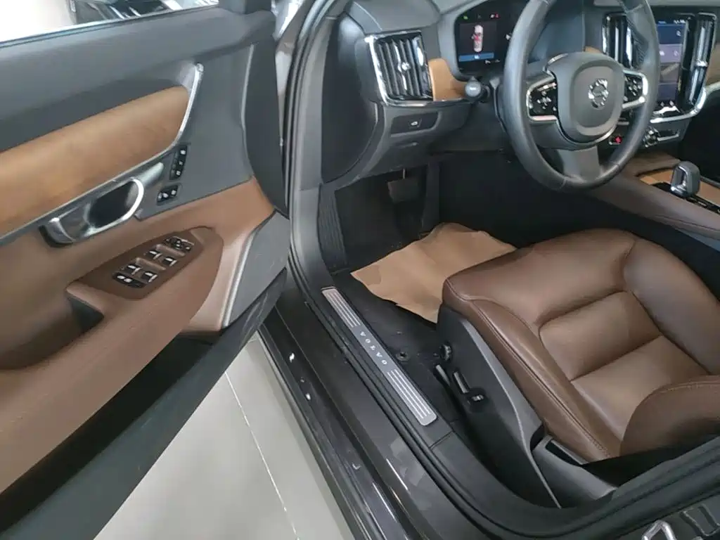 Volvo S90 — миниатюра 16