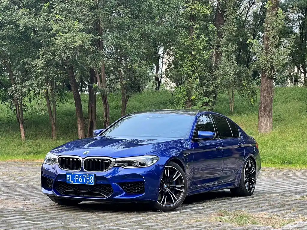 BMW M5