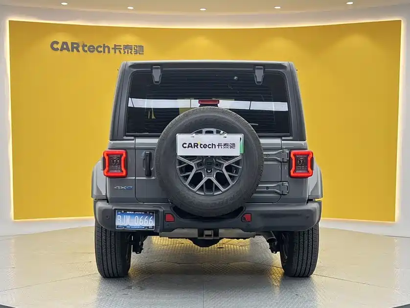 Jeep Wrangler PHEV — миниатюра 4