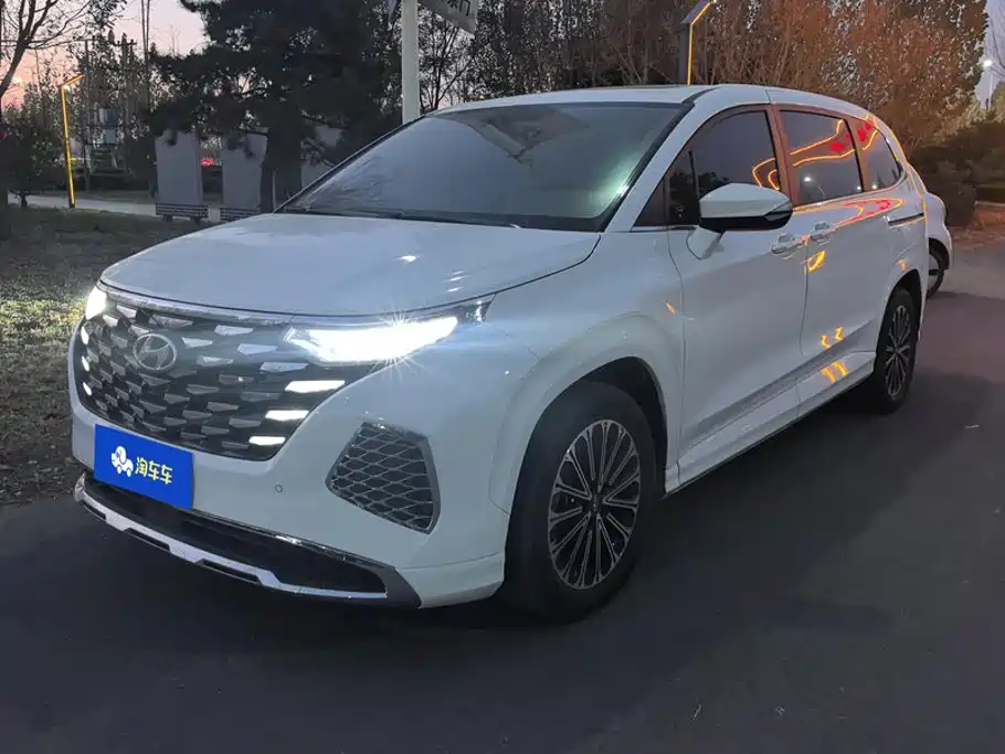 Hyundai Custo