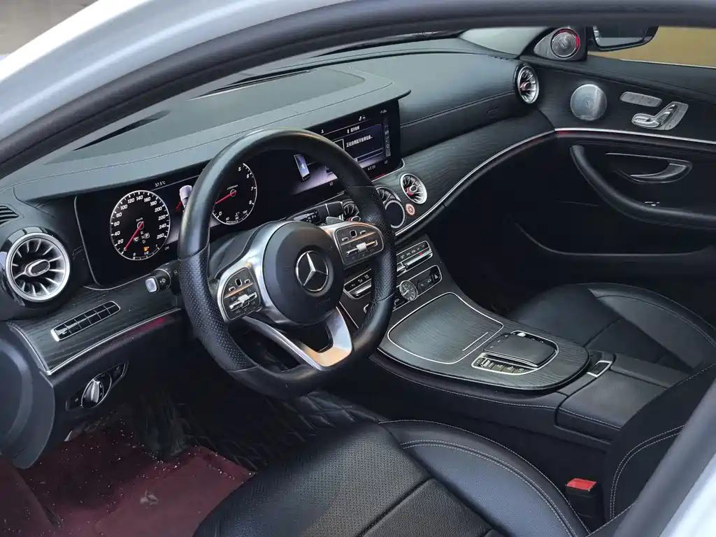 Mercedes-Benz E-Class — миниатюра 28