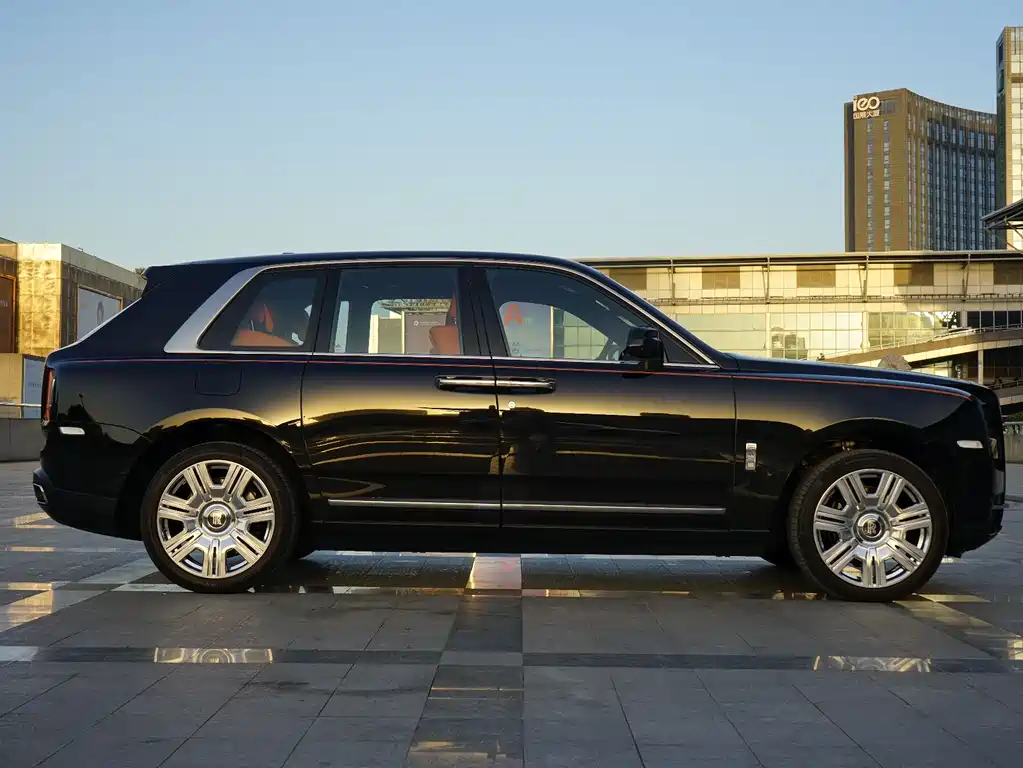 ROLLS-ROYCE CULLINAN