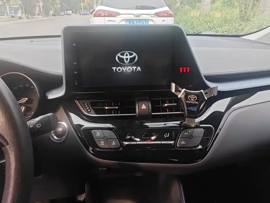 Toyota IZOA — миниатюра 13