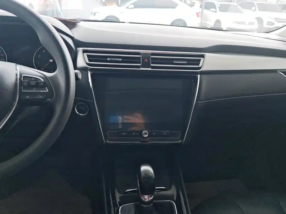 Roewe i5 — миниатюра 13
