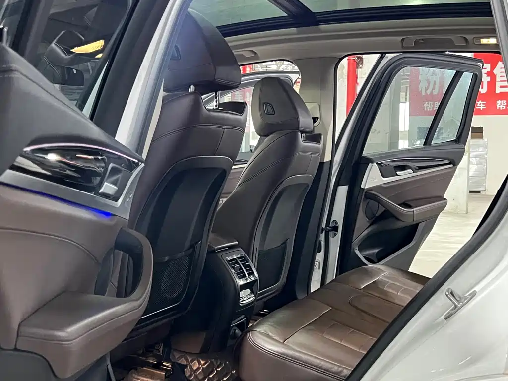 BMW X3 — миниатюра 7